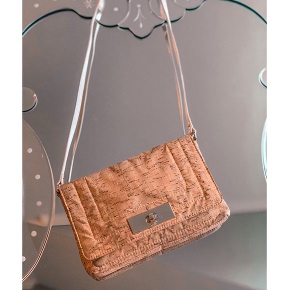 kate spade ♠️ cork crossbody - Picture 2 of 8
